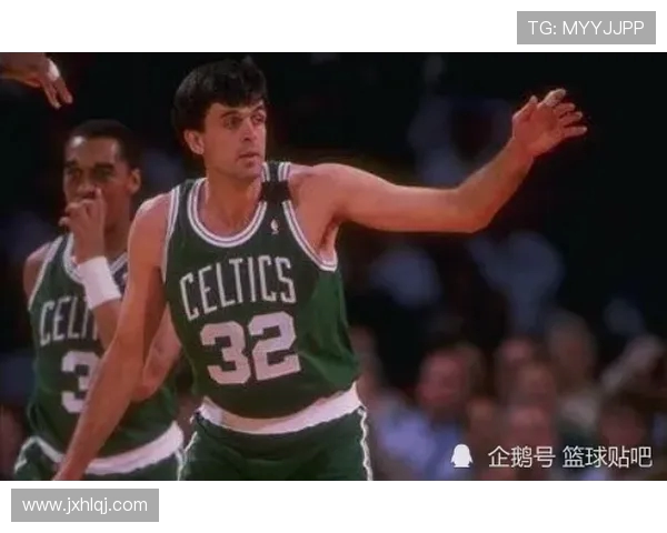 卡尔马龙的传奇生涯与NBA历史中大前锋角色的全面演变分析