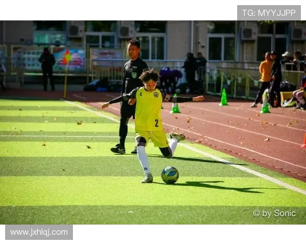 永州队足球奋勇拼搏谱写城市荣耀新篇章激励青年投身绿茵梦想