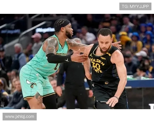 勇士队与黄蜂的激烈对决展现篮球魅力与团队精神的巅峰时刻 勇士队与黄蜂的激烈对决展现篮球魅力与团队精神的巅峰时刻