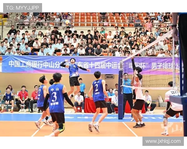 广东男排与辽宁男排激战正酣谁能在这场较量中笑到最后